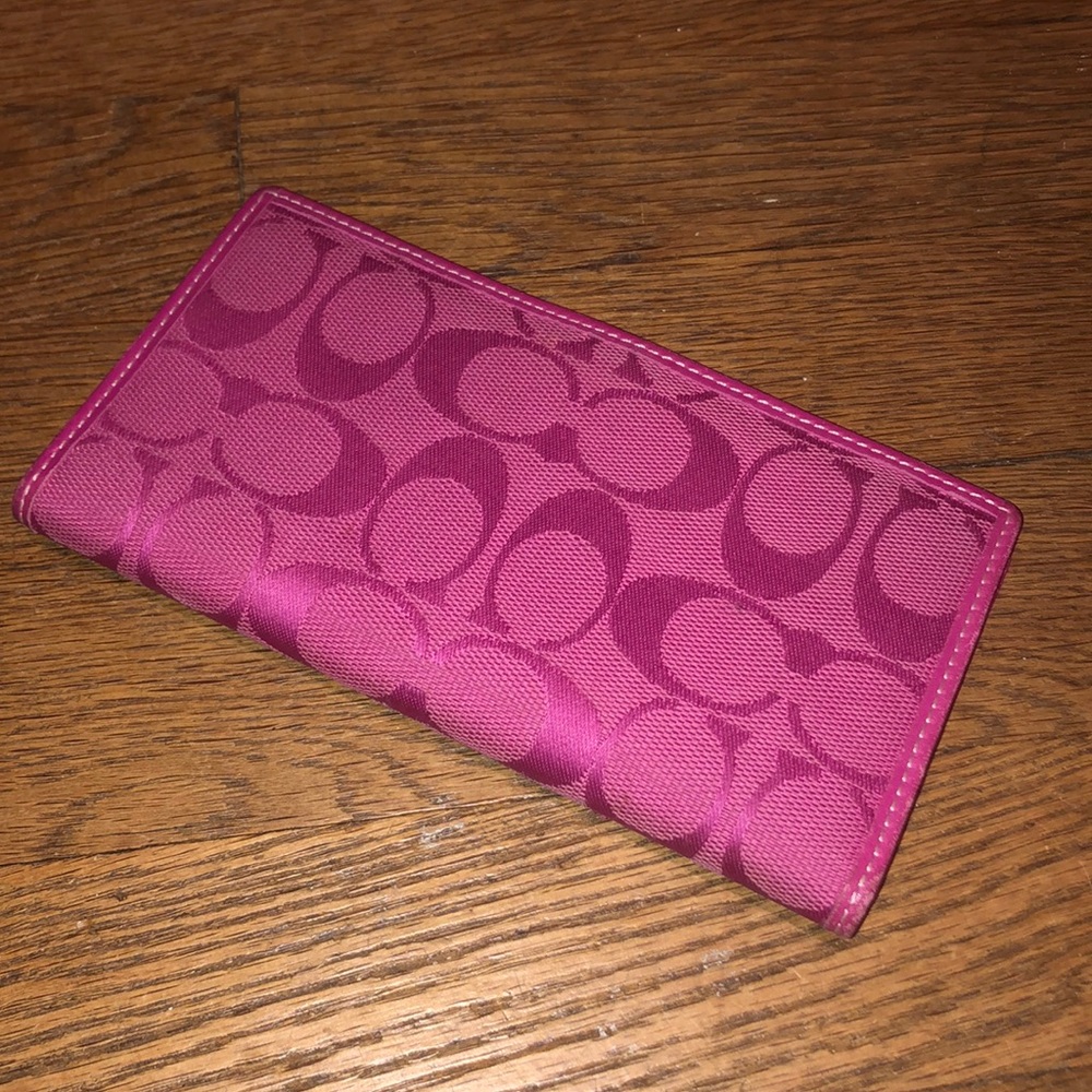 Pink COACH checkbook! 💸
